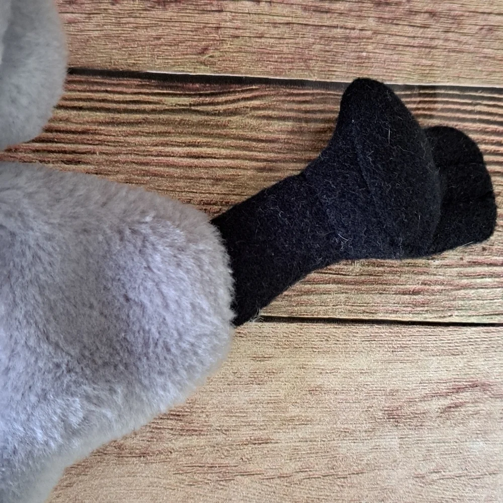 Vtg Disney 90's Pocahontas Meeko the Racoon Hand Puppet Mattel Gray Black Plush - Picture 6 of 13